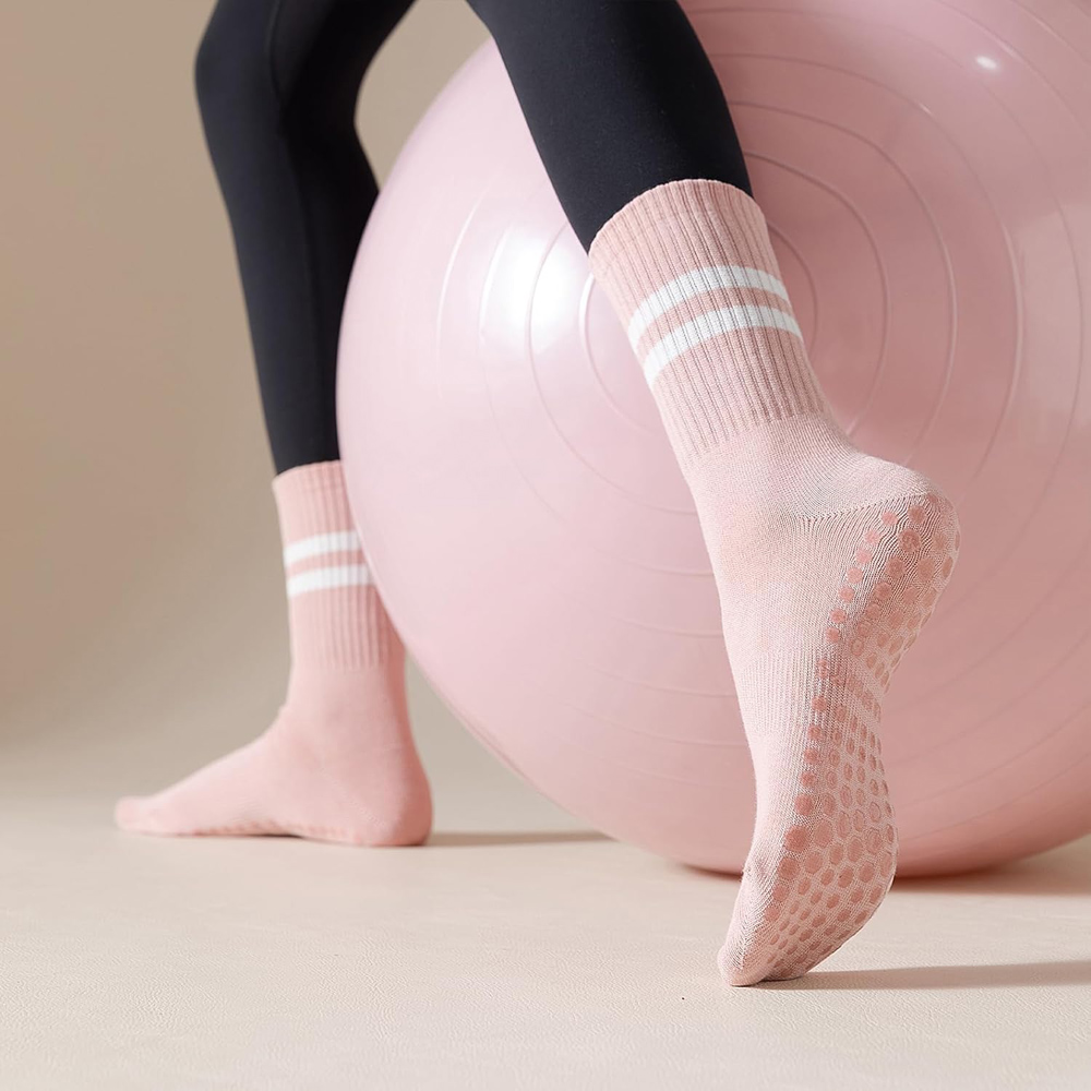 ถุงเท้าโยคะพิลาทิสพร้อมด้ามจับ - Pilate Yoga Workout บทวิจารณ์และราคา