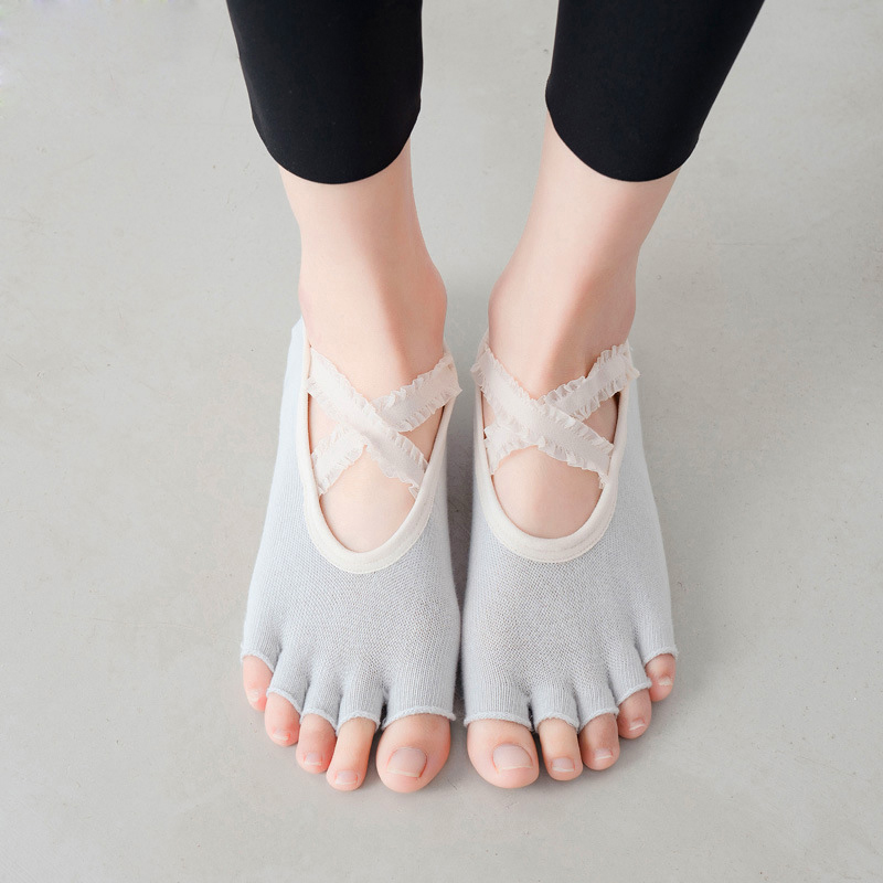 ห้านิ้วถุงเท้าโยคะลูกไม้ Cross - Pilate Yoga Workout บทวิจารณ์และราคา